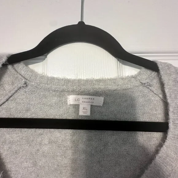 LC Lauren Conrad Gray Oversized V-Neck Sweater Size XL - Picture 2 of 8
